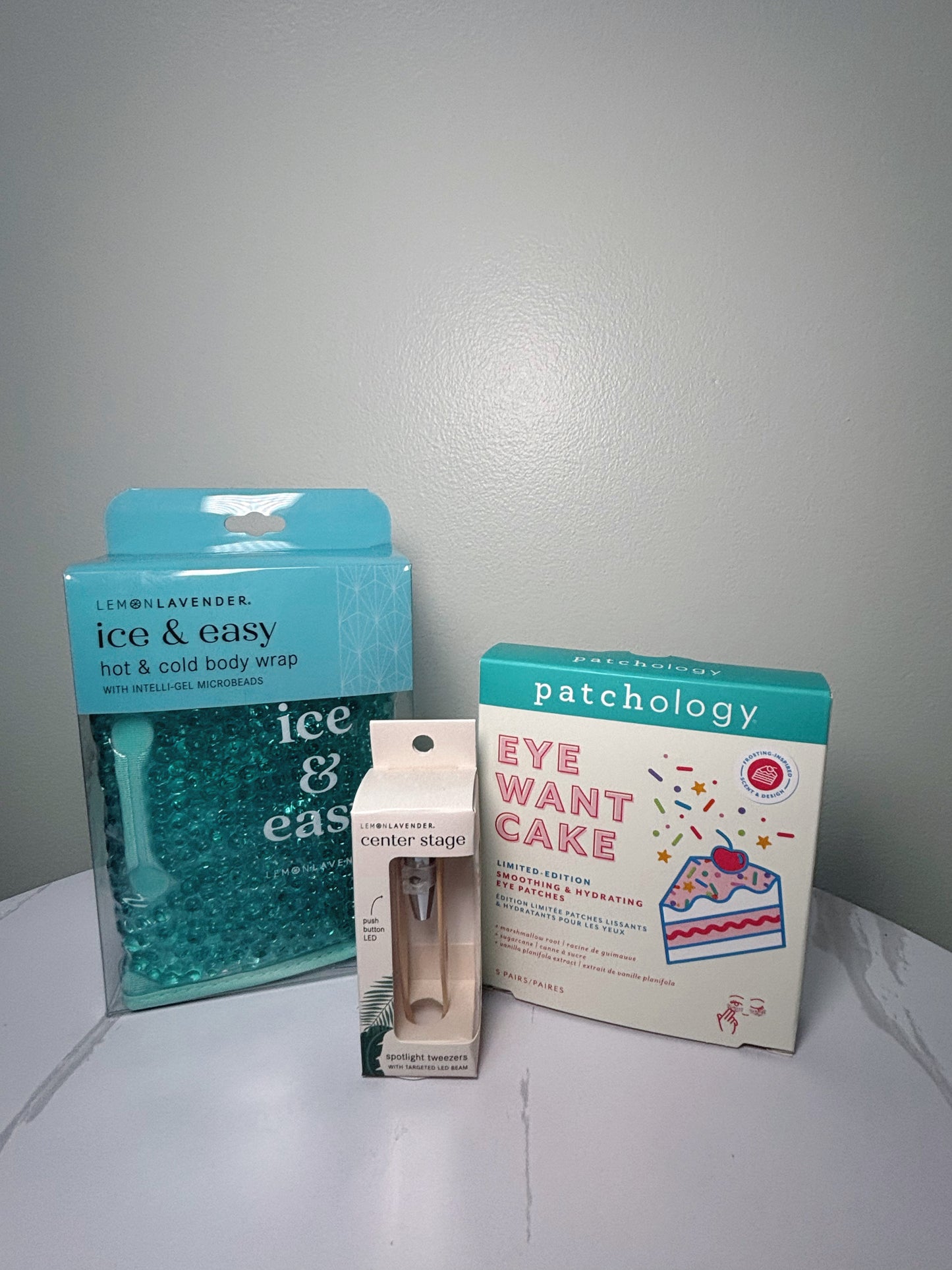 Gift Set: Eye Patch, Body Wrap & Tweezer
